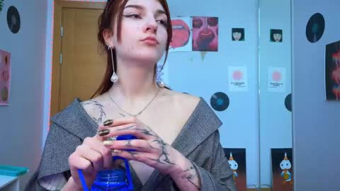Bella online show from December 4, 2024, 7:50 am