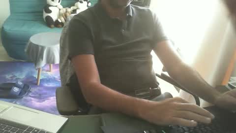 shyfrenchcock online show from June 5, 2026, 7:47 am