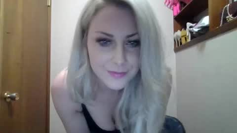 Snapshot of shygirlyxo chatting on April 11, 2026, 3:44 am shygirlyxo online show from April 11, 2026, 3:44 am