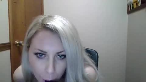 Snapshot of shygirlyxo chatting on April 11, 2026, 7:45 am shygirlyxo online show from April 11, 2026, 7:45 am