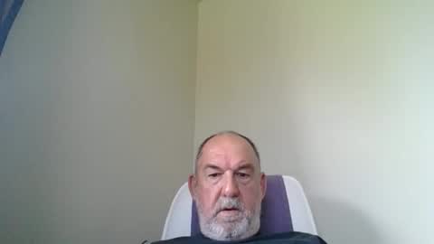 Snapshot of shyguytm chatting on November 7, 2025, 10:10 pm shyguytm online show from November 7, 2025, 10:10 pm