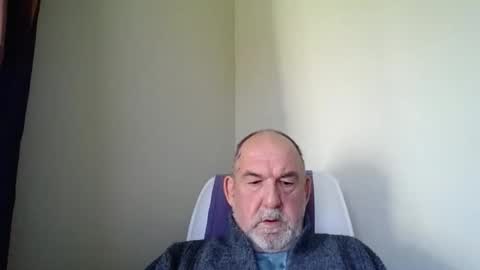 Snapshot of shyguytm chatting on April 1, 2026, 8:50 pm shyguytm online show from April 1, 2026, 8:50 pm