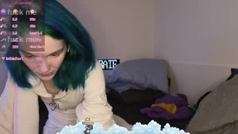 Snapshot of shyohiogirl chatting on March 16, 2026, 4:33 pm Hippie online show from March 16, 2026, 4:33 pm