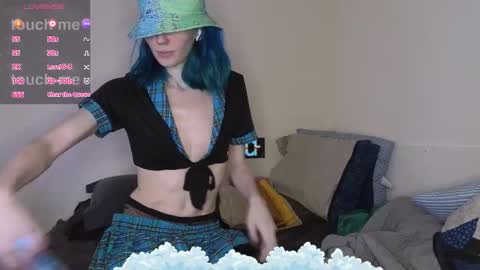 Snapshot of shyohiogirl chatting on March 17, 2026, 4:54 pm Hippie online show from March 17, 2026, 4:54 pm