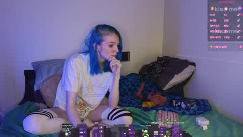 Snapshot of shyohiogirl chatting on April 13, 2026, 2:17 am Hippie online show from April 13, 2026, 2:17 am