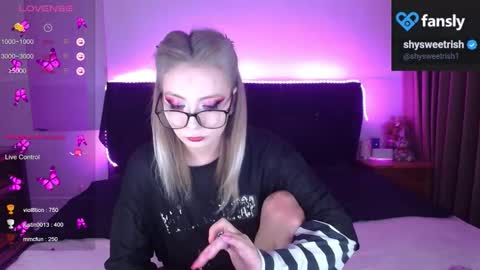 shysweetrish online show from November 10, 2025, 9:36 pm