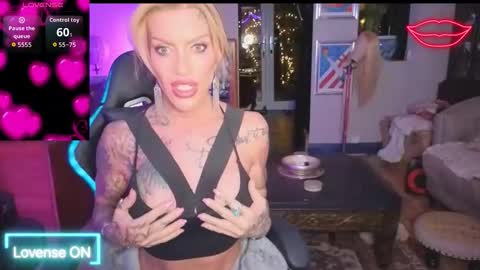 shytrans_uk online show from April 28, 2026, 10:15 pm