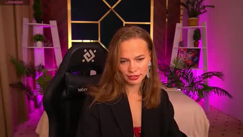 shyysiren online show from October 24, 2025, 2:13 pm