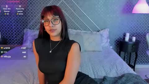 Snapshot of sia_roose chatting on October 28, 2025, 7:38 pm Sia online show from October 28, 2025, 7:38 pm