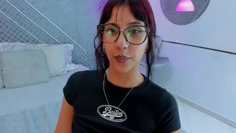 Snapshot of sia_roose chatting on November 7, 2025, 8:53 pm Sia online show from November 7, 2025, 8:53 pm