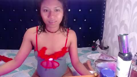 Snapshot of siarawuayuu chatting on December 8, 2024, 8:58 pm Siara online show from December 8, 2024, 8:58 pm