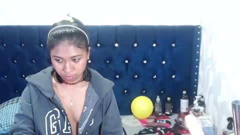 Snapshot of siarawuayuu chatting on January 11, 2025, 3:23 am Siara online show from January 11, 2025, 3:23 am