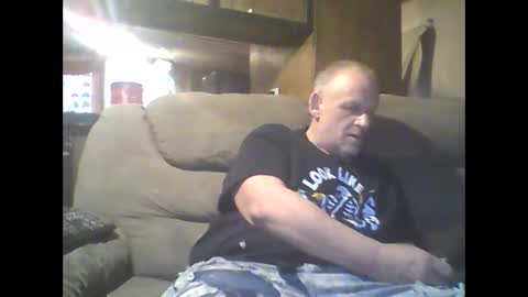 Snapshot of sickone6669947170 chatting on February 17, 2026, 9:32 pm Bill online show from February 17, 2026, 9:32 pm