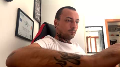 sidvicious23cm online show from September 24, 2025, 8:28 am