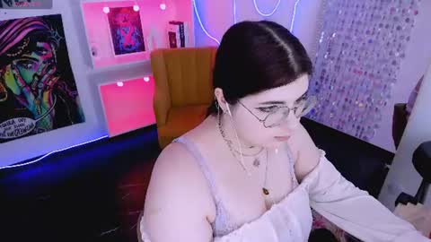 Snapshot of siena_aa chatting on July 2, 2026, 7:20 pm Siena online show from July 2, 2026, 7:20 pm