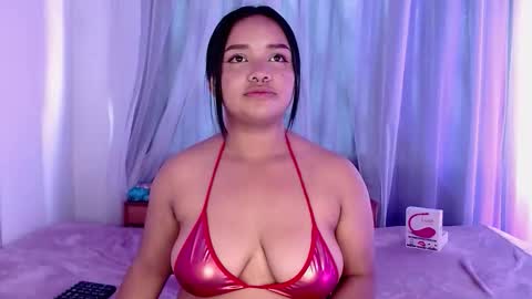 siena  hanzel online show from September 14, 2025, 7:46 pm