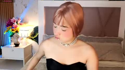 Snapshot of sienna_desiree chatting on July 15, 2026, 1:49 pm Sienna Desieree online show from July 15, 2026, 1:49 pm