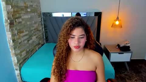 S I E N N A  online show from November 8, 2025, 12:05 pm