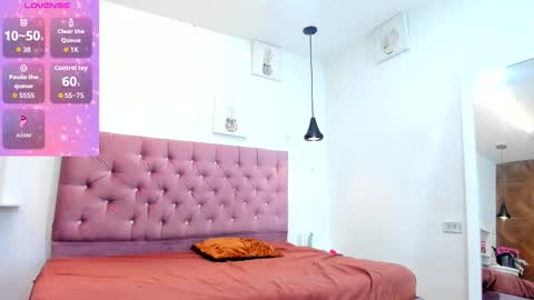 Snapshot of sienna_glow chatting on September 23, 2025, 12:08 pm sienna_glow online show from September 23, 2025, 12:08 pm