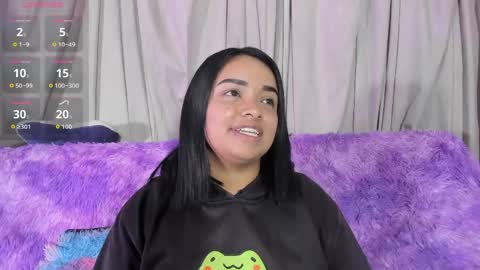 Snapshot of sienna_lux01 chatting on April 30, 2026, 2:51 am sienna_lux01 online show from April 30, 2026, 2:51 am