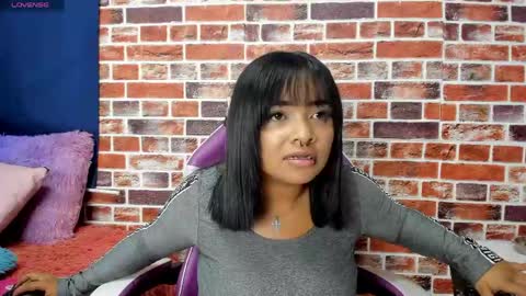 Snapshot of sienna_lux01 chatting on May 12, 2026, 2:19 am sienna_lux01 online show from May 12, 2026, 2:19 am