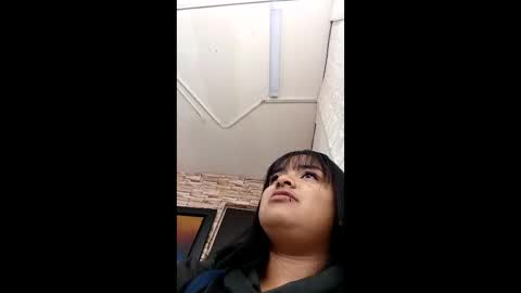 Snapshot of sienna_lux01 chatting on May 21, 2026, 2:29 am sienna_lux01 online show from May 21, 2026, 2:29 am