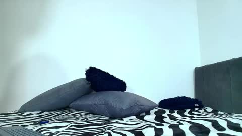 Sienna Morales online show from April 26, 2026, 1:31 pm