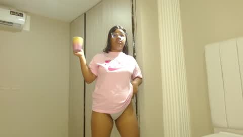 Snapshot of sienna_valexx chatting on September 18, 2025, 1:46 pm Sienna online show from September 18, 2025, 1:46 pm