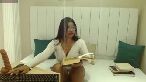 Snapshot of sienna_valexx chatting on October 1, 2025, 1:17 pm Sienna online show from October 1, 2025, 1:17 pm