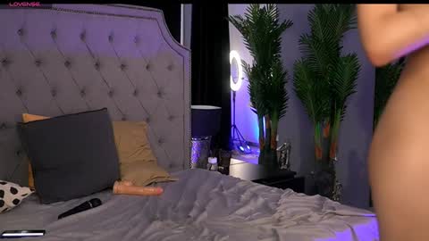 SiennaOlsen online show from December 22, 2024, 9:33 am