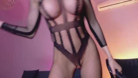 Snapshot of siennastarrr chatting on April 4, 2026, 10:18 pm Sienna online show from April 4, 2026, 10:18 pm