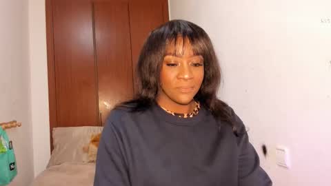 sierra_violet online show from March 16, 2026, 6:12 pm