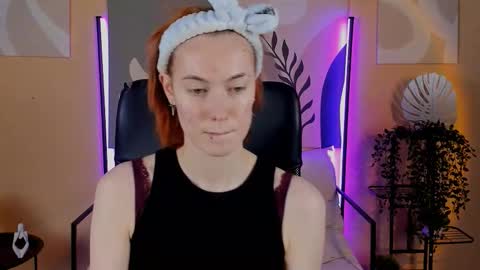 SieraHarper online show from December 21, 2025, 4:25 pm