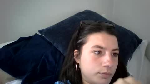 sierranovaa online show from April 16, 2026, 7:14 pm