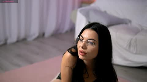 Snapshot of sierravyx chatting on September 26, 2025, 4:05 am Maria online show from September 26, 2025, 4:05 am