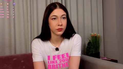 Snapshot of signehinz chatting on February 26, 2026, 11:42 am Eva online show from February 26, 2026, 11:42 am