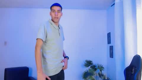 Snapshot of siimon18 chatting on February 4, 2026, 1:39 pm SImon online show from February 4, 2026, 1:39 pm