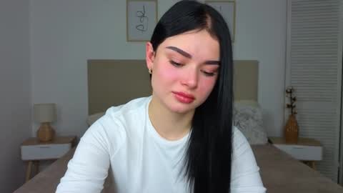  Silena online show from February 2, 2026, 2:27 pm