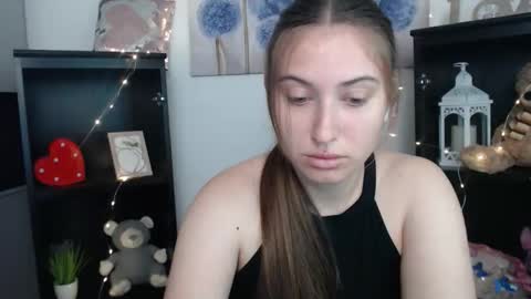 Snapshot of silenia_s chatting on September 9, 2025, 6:13 am silenia_s online show from September 9, 2025, 6:13 am