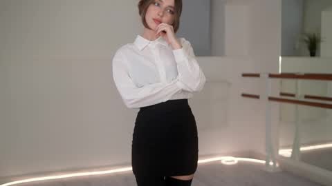 Snapshot of silent_chill chatting on November 21, 2025, 3:00 pm Chilli online show from November 21, 2025, 3:00 pm