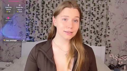 Snapshot of silent_princesses chatting on October 13, 2025, 5:18 am Chloe online show from October 13, 2025, 5:18 am