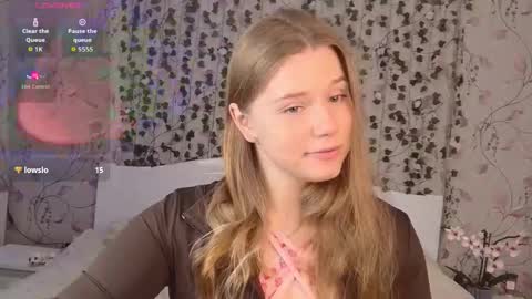 Snapshot of silent_princesses chatting on October 17, 2025, 5:21 am Chloe online show from October 17, 2025, 5:21 am