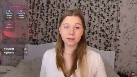 Snapshot of silent_princesses chatting on October 25, 2025, 7:27 am Chloe online show from October 25, 2025, 7:27 am