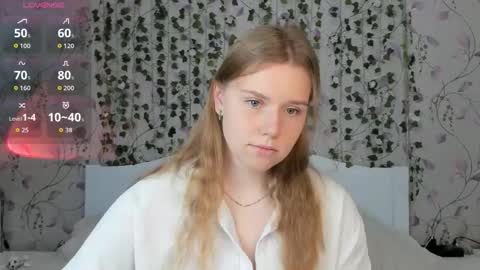 Snapshot of silent_princesses chatting on October 29, 2025, 5:10 am Chloe online show from October 29, 2025, 5:10 am