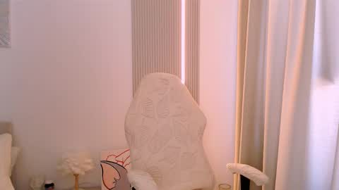 Snapshot of silk_ann chatting on March 25, 2026, 6:08 am silk_ann online show from March 25, 2026, 6:08 am