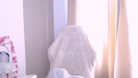 silk_ann online show from May 6, 2026, 9:36 am