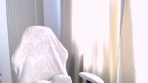 silk_ann online show from May 7, 2026, 10:09 am