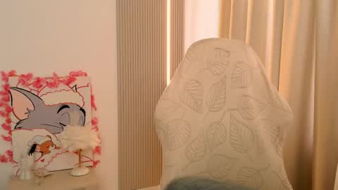 silk_ann online show from May 20, 2026, 4:29 am