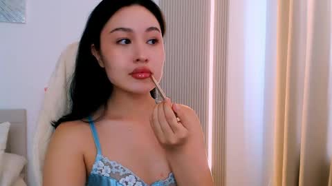 silk_ann online show from May 23, 2026, 6:29 am