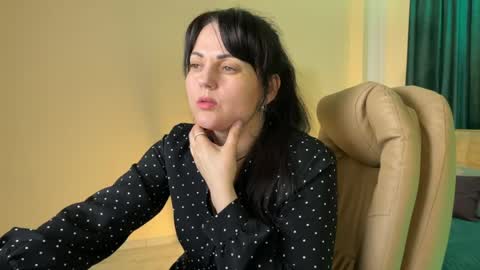 Julia online show from May 25, 2026, 1:55 am